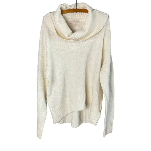 Michael Michael Kors Women’s Cowl Neck Sweater Size Medium in Cream - Picture 1 of 6